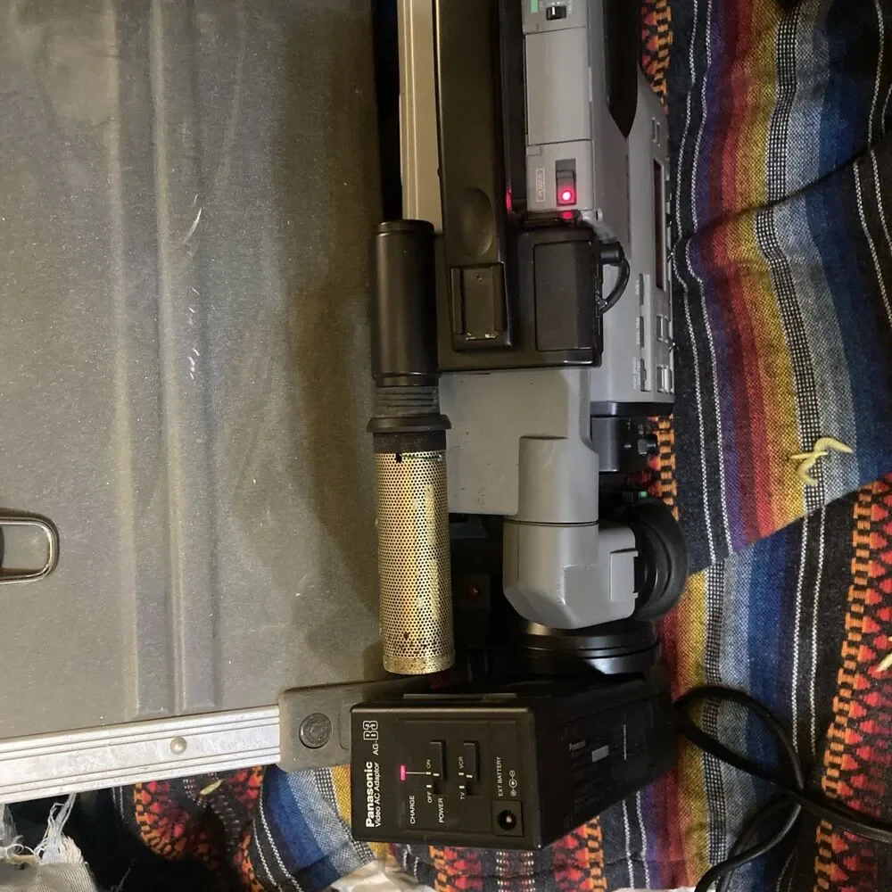 Panasonic AG-460 Camcorder VHS-S W/ Custom Video Camera Carrying Case For Parts